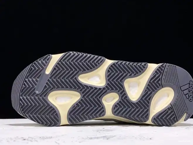 Yeezy Boost 700 Adidas EG7596 Analog 0704